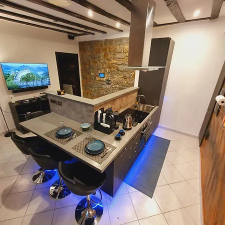 Joseph House - Elegant Design In Centro Triest