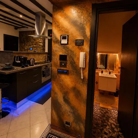 Joseph House - Elegant Design In Centro Apartman Trieszt